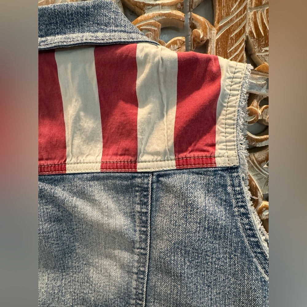 L.E.I. Stars & Stripes Chelsea Blue Jean Vest, Sleeveless- size M - Picture 8 of 16